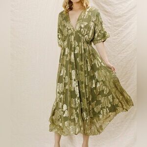 En Crème Olive Gold V-Neck Kimono Sleeve Maxi Dress New With Tags